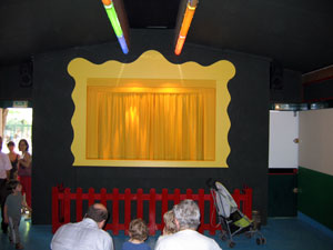  Entr&eacute;e des spectateurs... 
